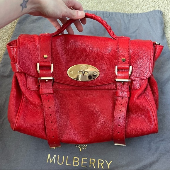 Mulberry Valentine Alexa limited edition heart studs - Picture 16 of 16